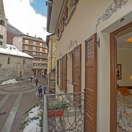 Hotel Silene Parking And Garage Bormio Buitenkant foto