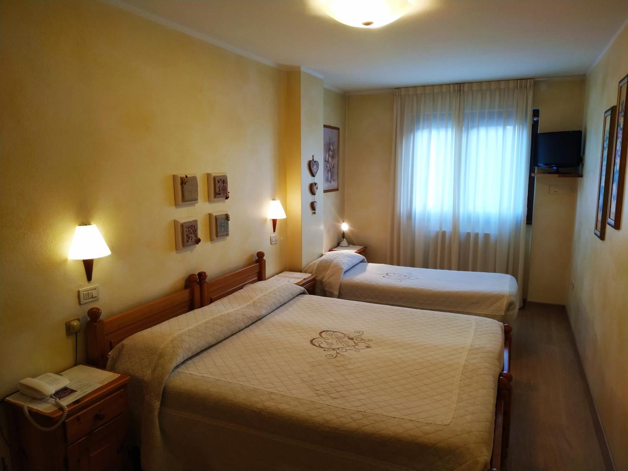 Hotel Silene Parking And Garage Bormio Kamer foto