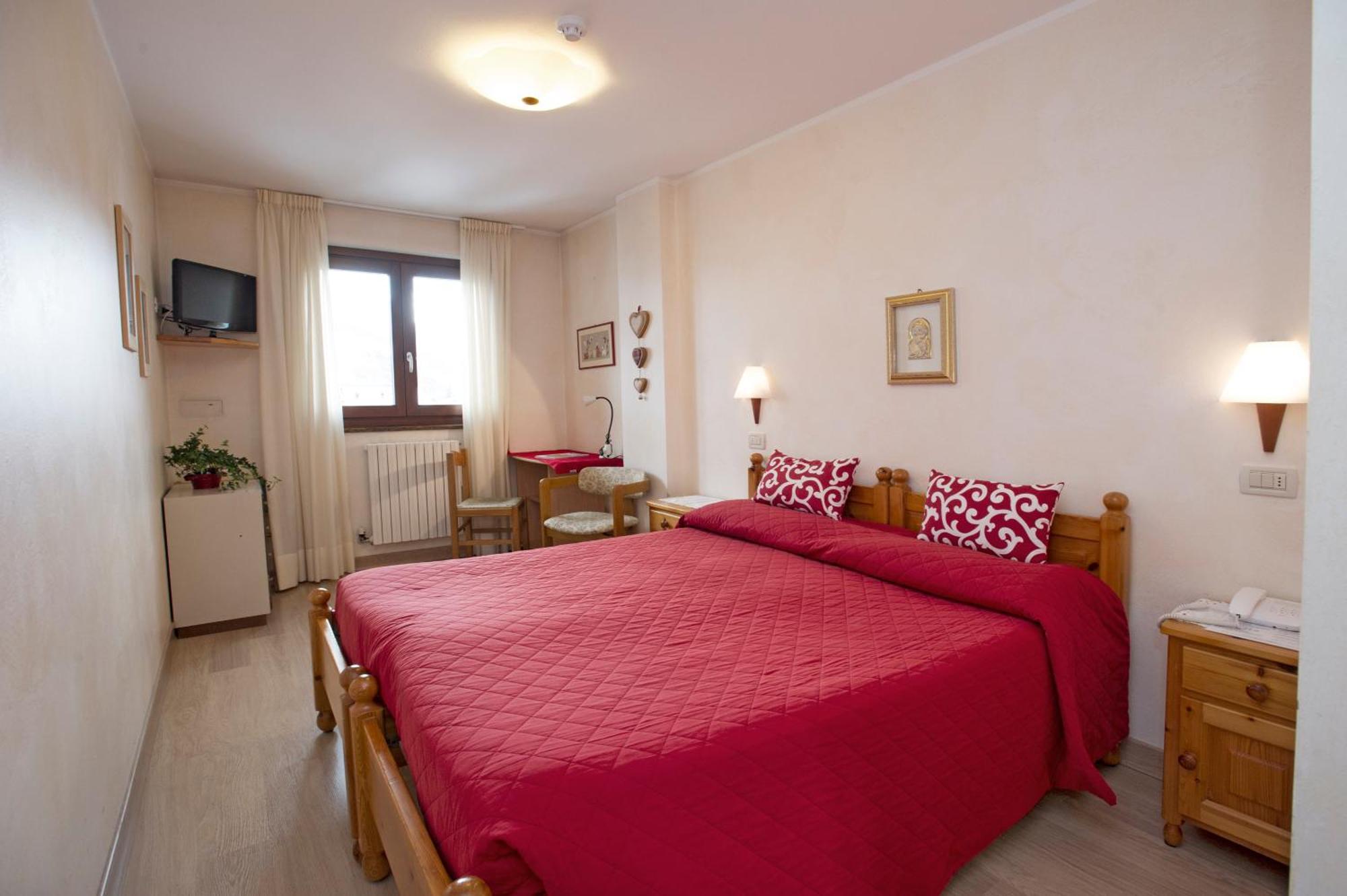 Hotel Silene Parking And Garage Bormio Buitenkant foto