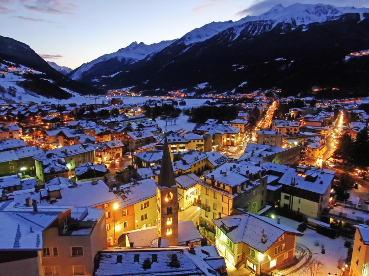 Hotel Silene Parking And Garage Bormio Buitenkant foto