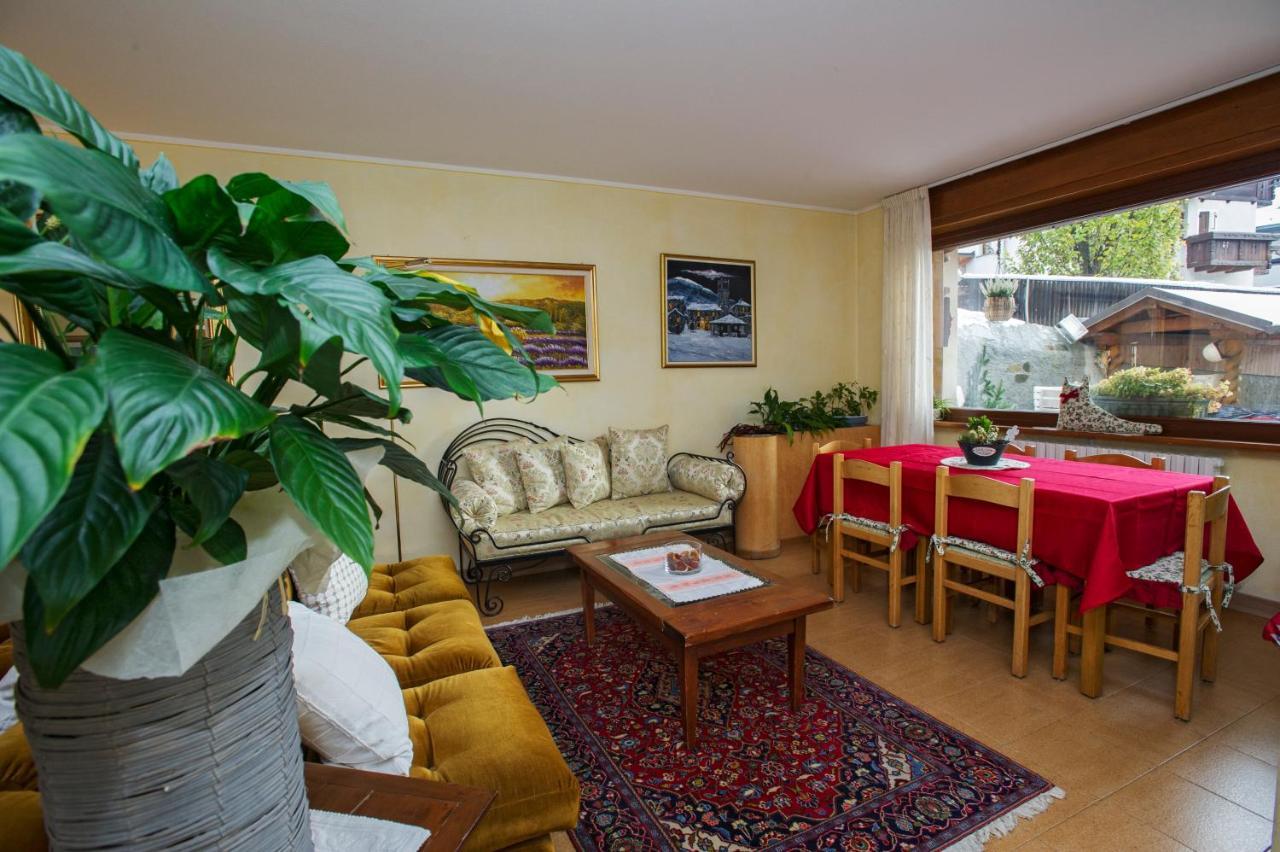 Hotel Silene Parking And Garage Bormio Buitenkant foto
